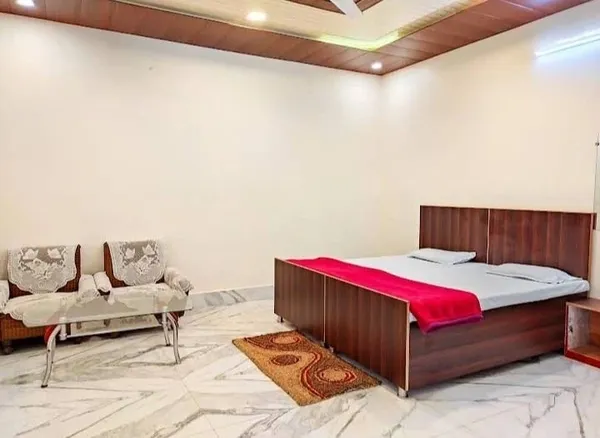 Ten Bed Room